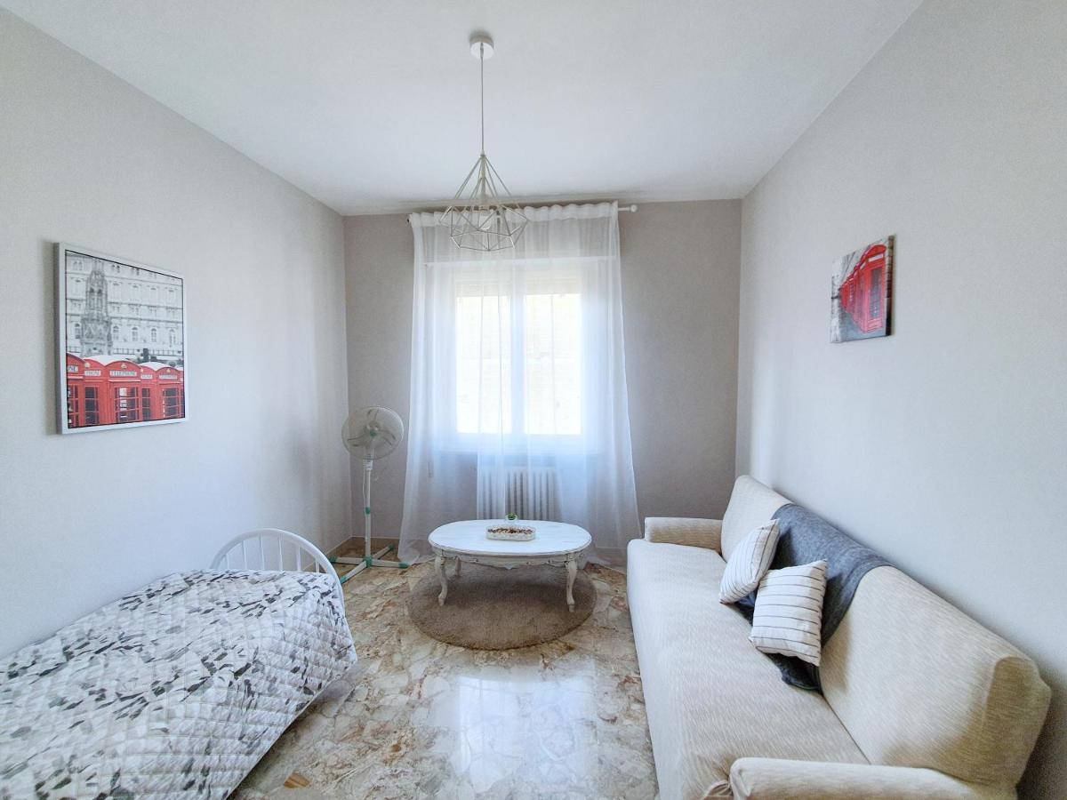 Affittacamere Zona Caserma-Stazione Foligno Luaran gambar